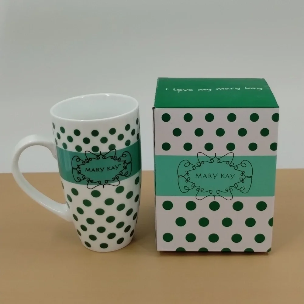 Mary Kay 2013 green polka dot  ceramic tall coffee mug 16 oz new in box